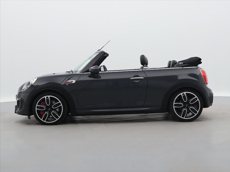 Mini Cooper 2,0 i JCW 170kW Cabrio Manual - fotka 12 z 39
