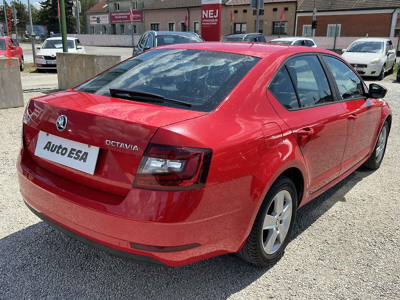 Škoda Octavia (2017) 1.6 TDi, ČR, Ambition - fotka 4 z 17