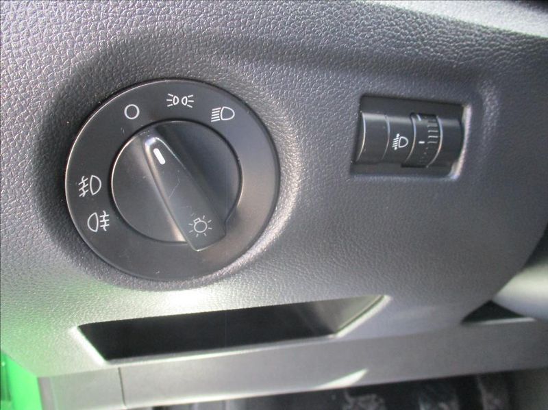 Škoda Fabia 1,2 TSI, klima, servis, tažné, - fotka 24 z 45