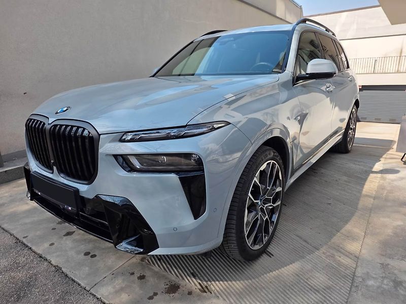 BMW X7 xDrive40d M-Sport 7 míst SkyL - fotka 1 z 22