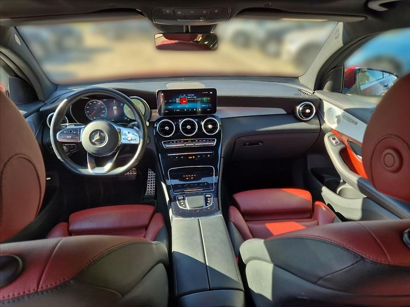 Mercedes-Benz GLC 2,0 300 d 4MATIC Coupe - fotka 9 z 19