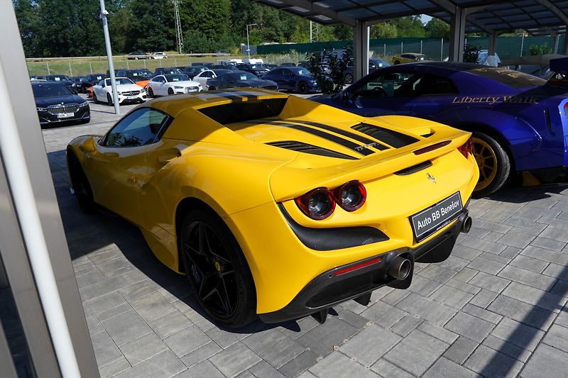 Ferrari F8 Spider/6500km/720 PS - fotka 3 z 11
