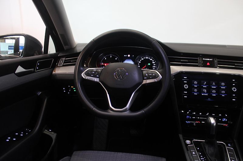 Volkswagen Passat (2021) 2.0TDI DSG Model 2022 - fotka 33 z 35