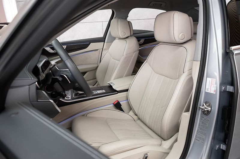 Audi A6 45TFSI 4x4*DESIGN*DPH*ČR 1.MAJ - fotka 10 z 47