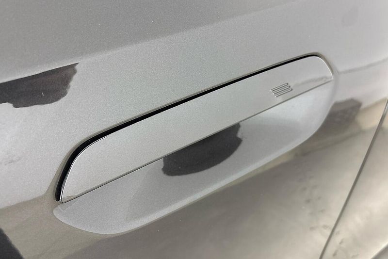 BMW i5 xDrive40 Touring - fotka 25 z 26