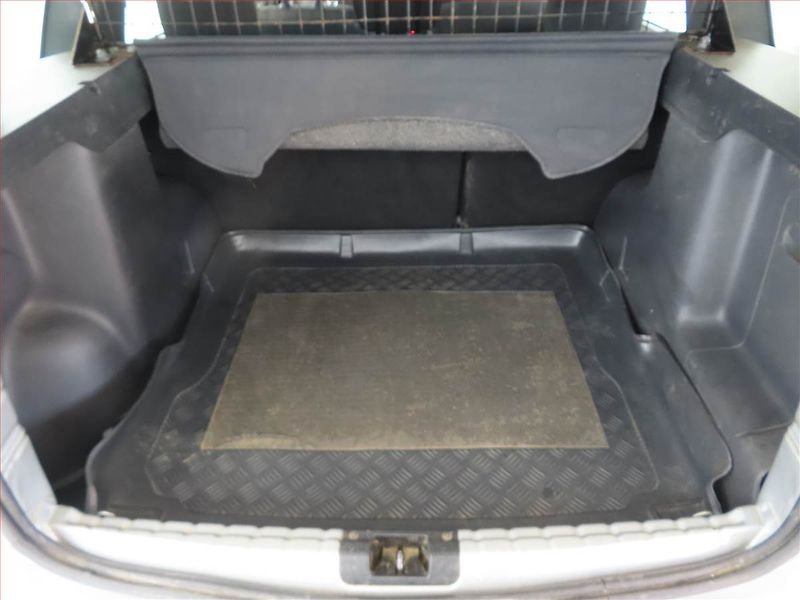 Dacia Duster (2012) 1.6 16V - fotka 12 z 13