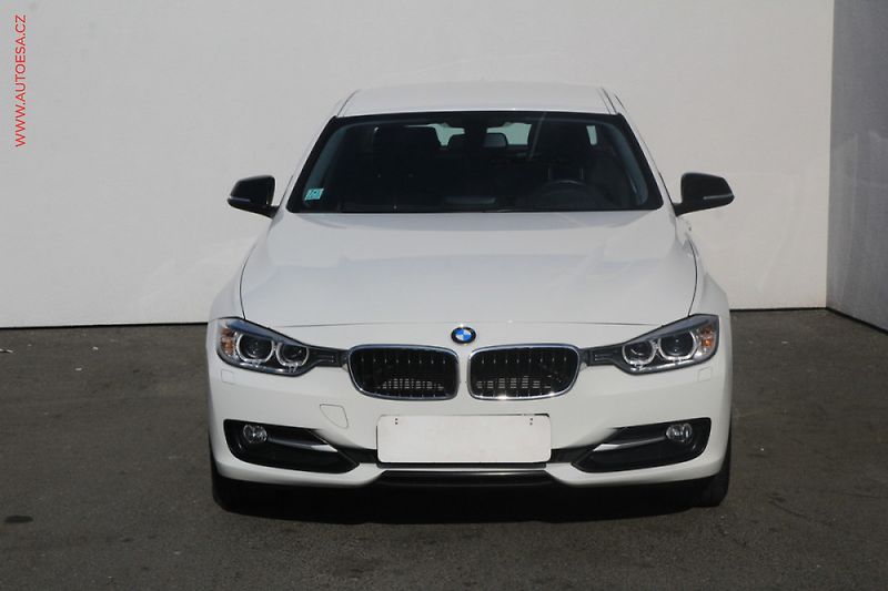 BMW Řada 3 (2015) 3.0 D, AT, autoAC - fotka 2 z 3
