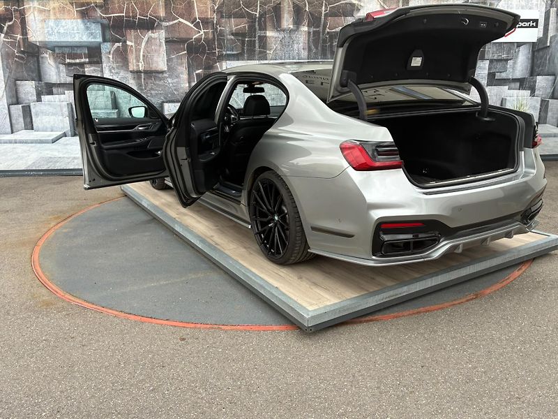 BMW Řada 7 (2020) 740i, 239KW, LONG, SOFT - fotka 9 z 44