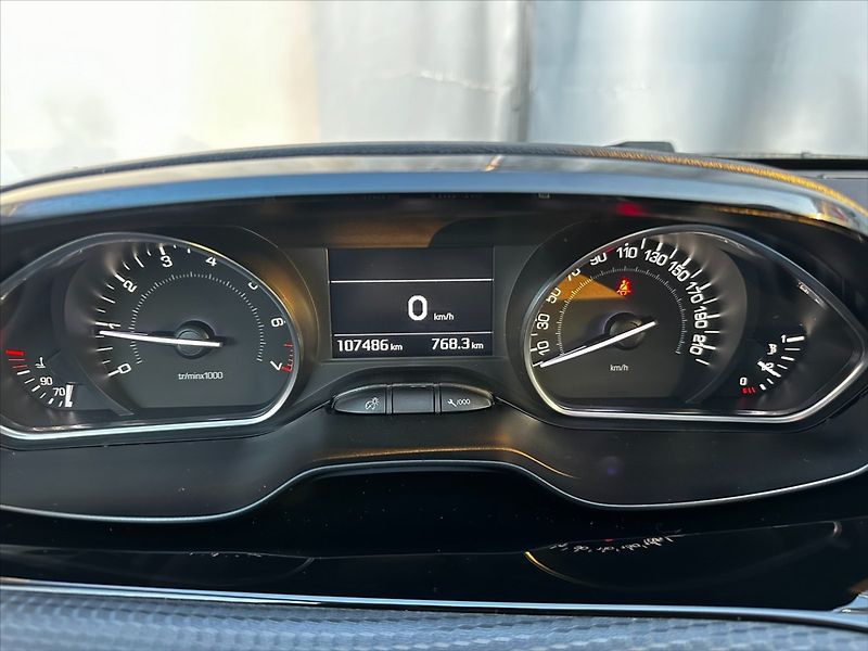 Peugeot 208 1,2 81kW GT Line, rozvody! - fotka 21 z 39