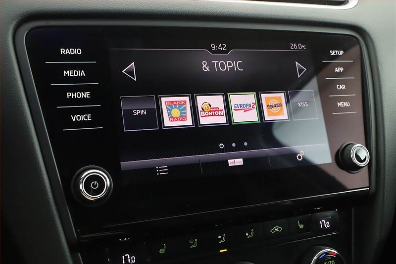 Škoda Octavia (2018) 1.5 TSI, Navi, Tempomat - fotka 9 z 19