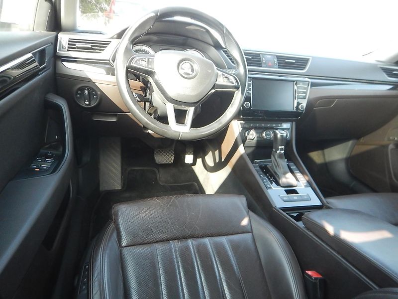 Škoda Superb 2.0 TDI, DSG, L&K, DIGIKLIMA - fotka 11 z 37