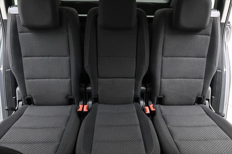 Volkswagen Touran 2,0 TDI 110KW DSG 7míst Záruka - fotka 29 z 34