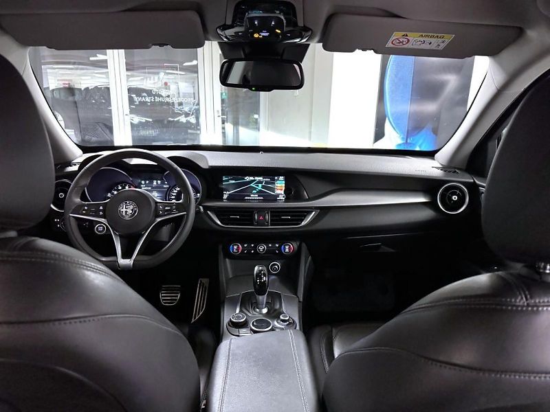 Alfa Romeo Stelvio (2018) 2.0 T 280k AT8 ZF Q4 4x4 Super - fotka 19 z 20