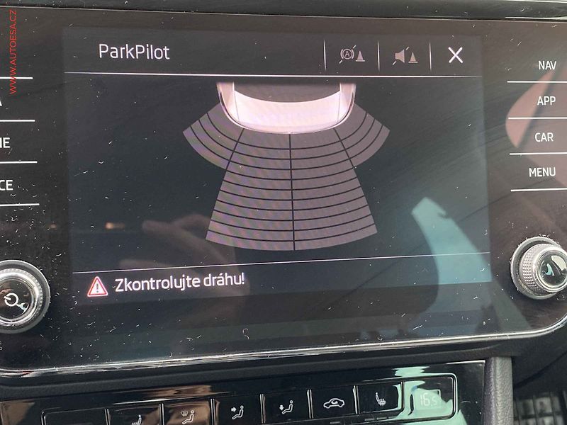 Škoda Superb (2018) 2.0TDi, 2.maj,ČR, Ambition - fotka 18 z 20