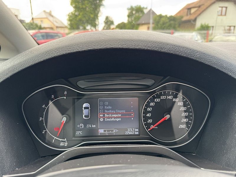 Ford S-MAX (2010) 2.0TDCi Digi Klima Tempomat - fotka 9 z 47