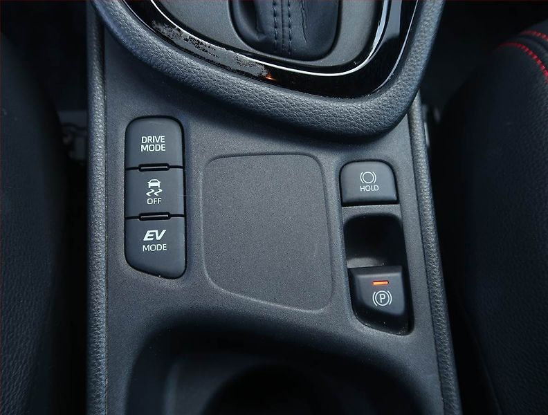 Toyota Yaris (2020) 1.5 VVT-i Hybrid - fotka 19 z 20