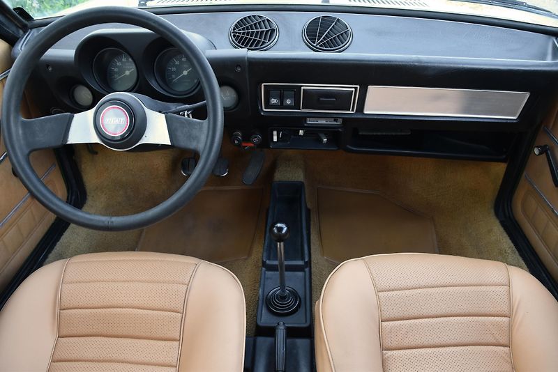 Fiat 128 (1972) SL COUPÉ - fotka 22 z 37