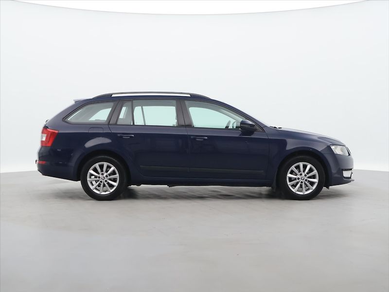 Škoda Octavia 1,6 TDI 81kW CZ Ambition Tažné - fotka 8 z 32