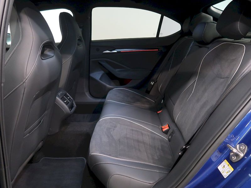 Škoda Superb (2025) SPORTLINE 2.0TDI 142KW 4x4 DSG - fotka 17 z 49