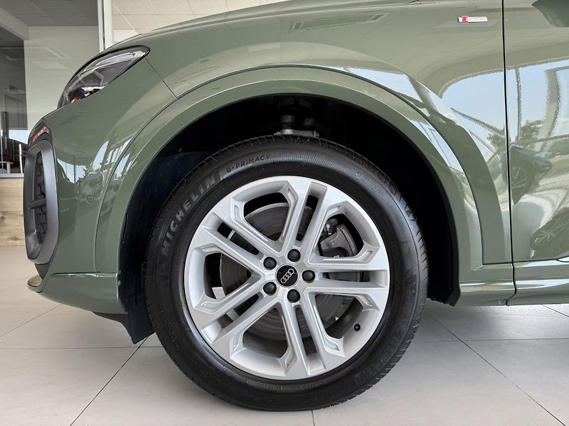 Audi Q5 TDI Quattro*S-LINE*360*KeyLess - fotka 39 z 40