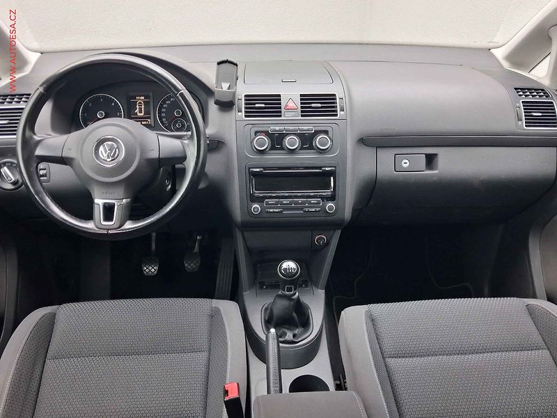 Volkswagen Touran (2015) 2.0TDi, Klima - fotka 8 z 17