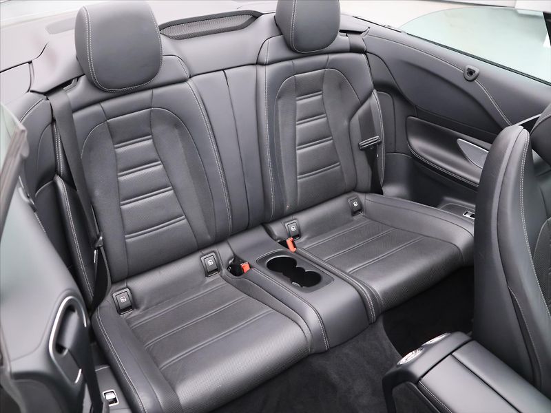 Mercedes-Benz Třídy E 3,0 53 320kW AMG 4Matic+ DPH - fotka 26 z 53