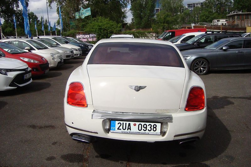 Bentley Continental Flying Spur (2013) SPEED 6.0 W12 - fotka 6 z 49