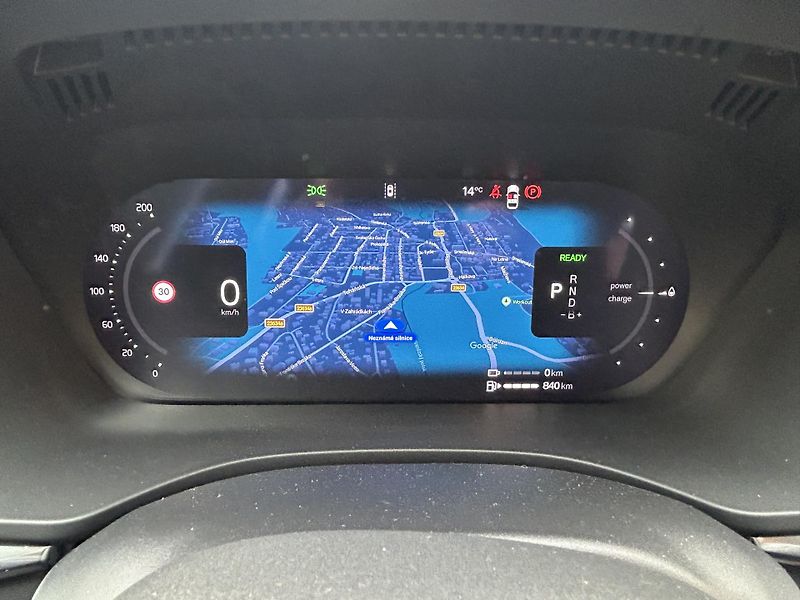 Volvo XC60 (2025) T6 RECHARGE PHEV 4WD ČR 1.maj  - fotka 25 z 46