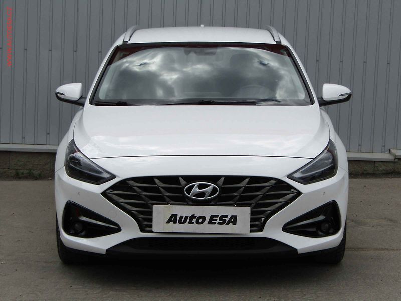Hyundai i30 (2023) 1.0 T-GDi, 2.maj,ČR, Smart - fotka 2 z 22