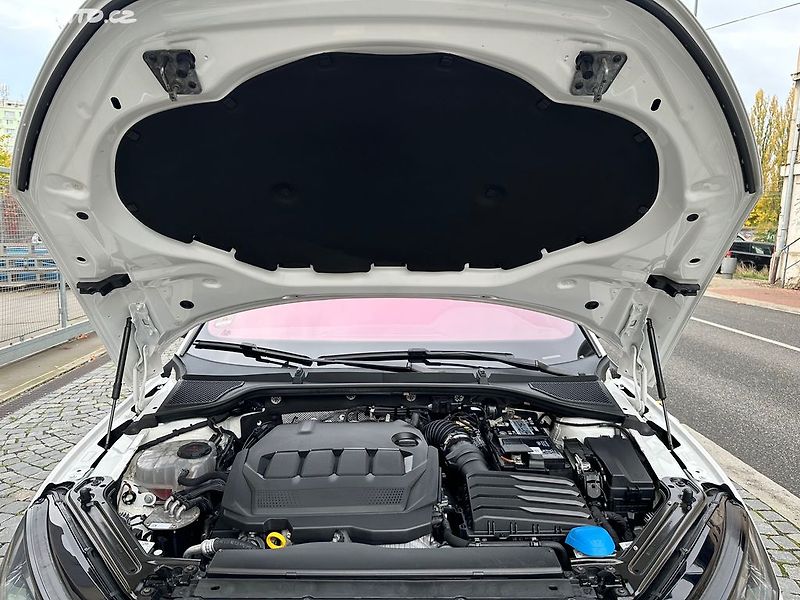 Škoda Octavia 2,0 TDI Sportline paket - fotka 32 z 43