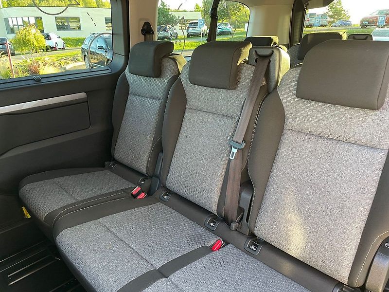 Toyota ProAce Verso 8 AT AE Family 8S - fotka 11 z 27