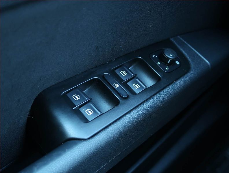 Škoda Superb (2008) 2.0 TDI, Automat, Serv.kniha - fotka 17 z 19