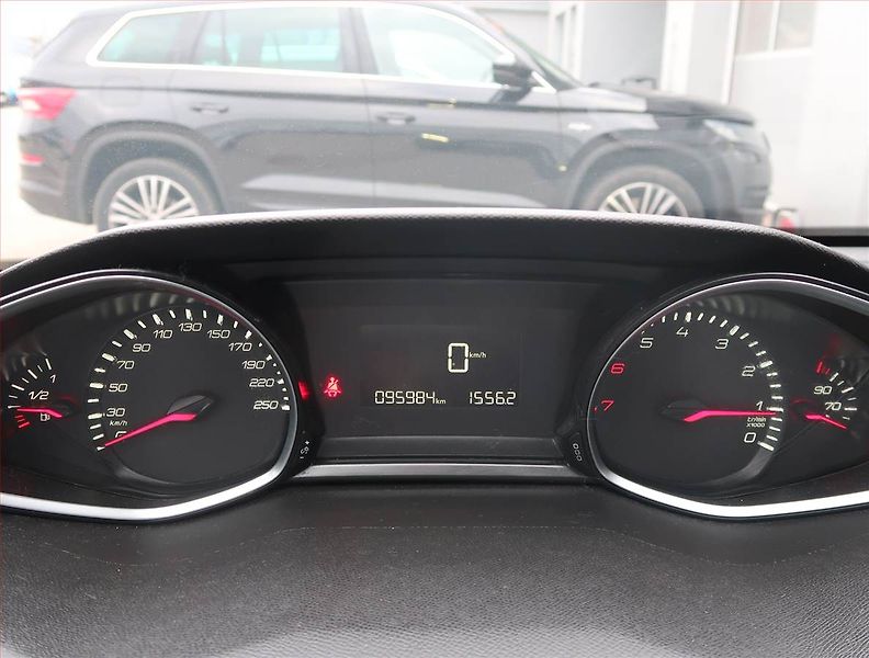Peugeot 308 (2019) 1.2 PureTech, Serv.kniha - fotka 11 z 13