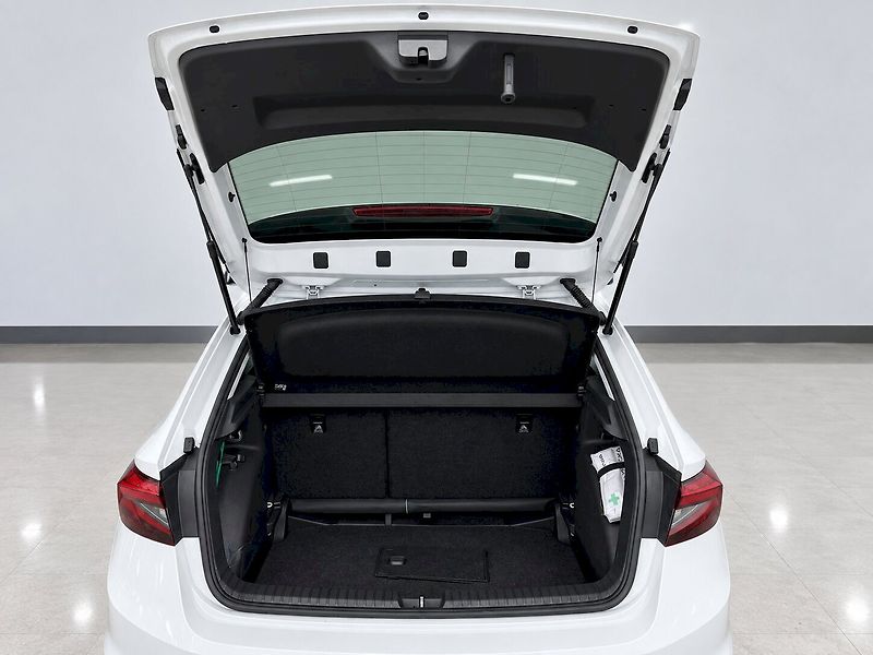 Škoda Fabia (2025) TOP SELEC TS 70/1.0 M5F - fotka 12 z 29