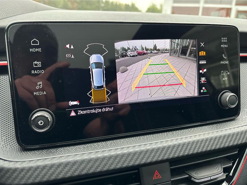 Škoda Scala 1,0 TSI 85 kW MONTE CARLO DSG - fotka 19 z 30