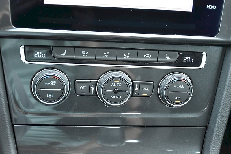 Volkswagen Golf (2020) MARATHON EDITION 1.5 TSI 96kW - fotka 22 z 33