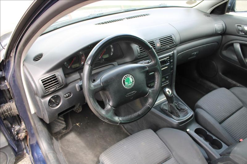 Škoda Superb 1,8 T  DIG.KLIMA, TAŽNÉ - fotka 10 z 22