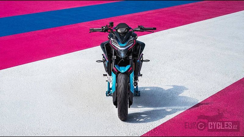 CFMOTO (2026) 675 NK GP - Limitovaná edice - fotka 3 z 9