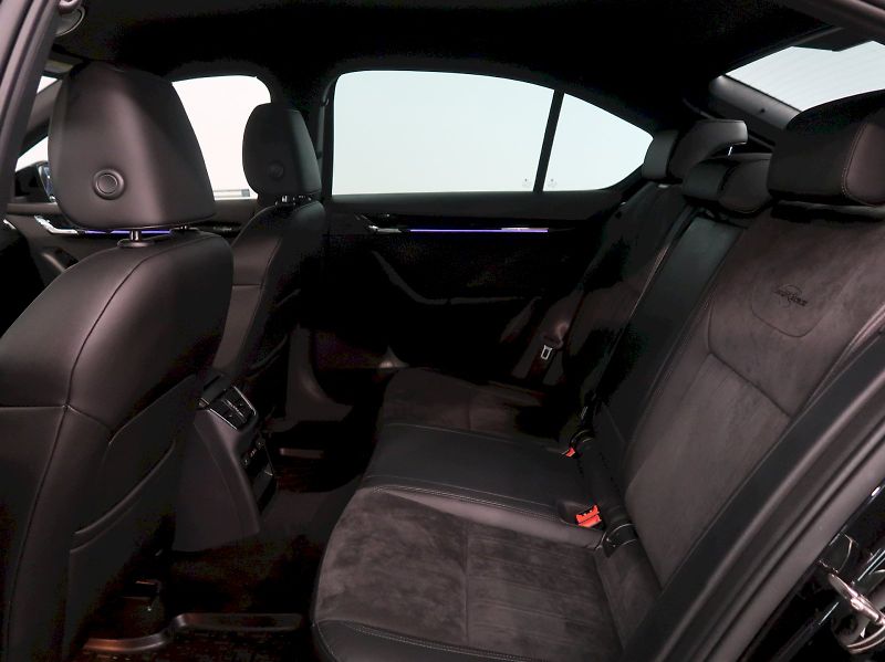 Škoda Octavia (2019) LAURIN&KLEMENT 2.0TDI 110KW DS - fotka 17 z 48