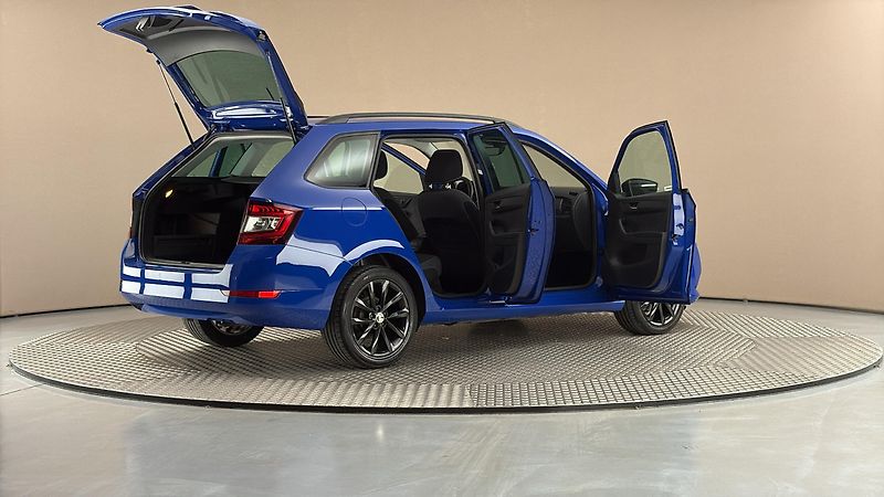 Škoda Fabia 1.0 TSI Black Combi - fotka 6 z 24