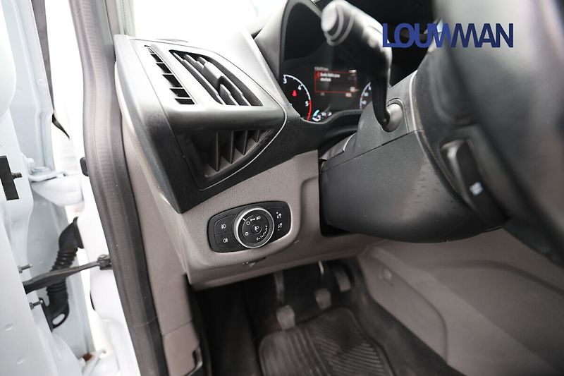 Ford Tourneo Connect Titanium 1.5 EcoBlue - fotka 7 z 21