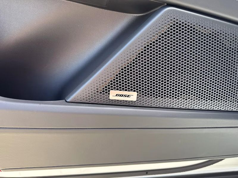 Porsche Cayenne Electric HuD Venti Display spo - fotka 11 z 19