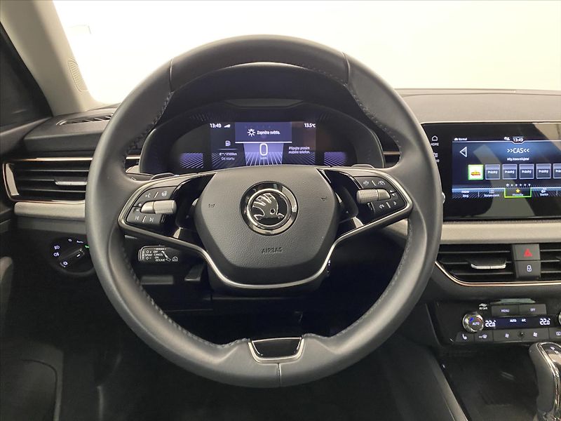 Škoda Scala 1,0 TSI 85kW DSG Top Selection - fotka 10 z 29