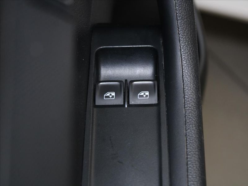 Škoda Fabia 1,0 TSi 70kW Ambition 20tkm.ČR - fotka 15 z 24