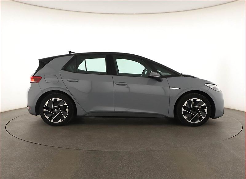 Volkswagen ID.3 (2021) Life Pro Perf. (62 kWh) - fotka 6 z 20