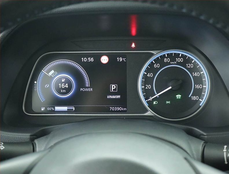 Nissan Leaf (2019) 40 kWh, SoH 88%, Automat - fotka 11 z 17