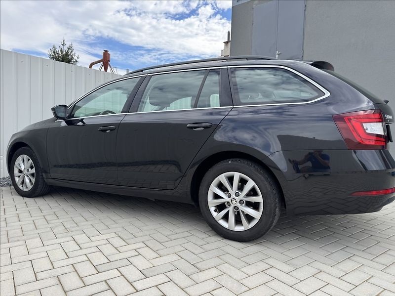 Škoda Octavia 2,0 TDI DSG STYLE DPH 1.maj ČR - fotka 18 z 50