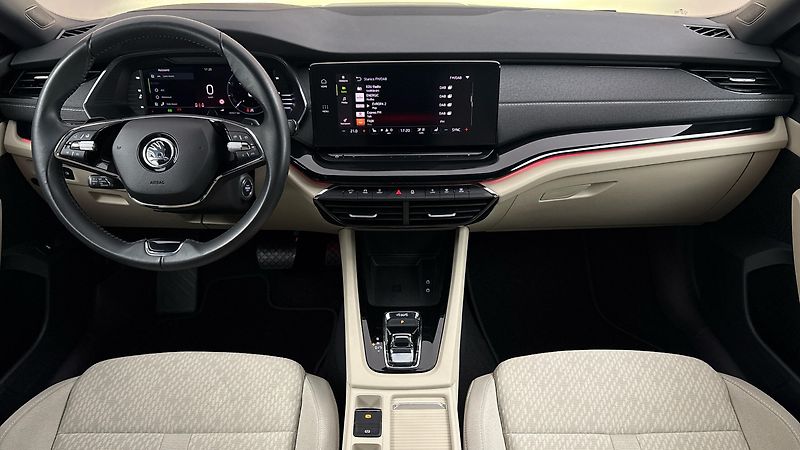 Škoda Octavia 2.0 TDI DSG 4x4 Style Combi - fotka 8 z 33