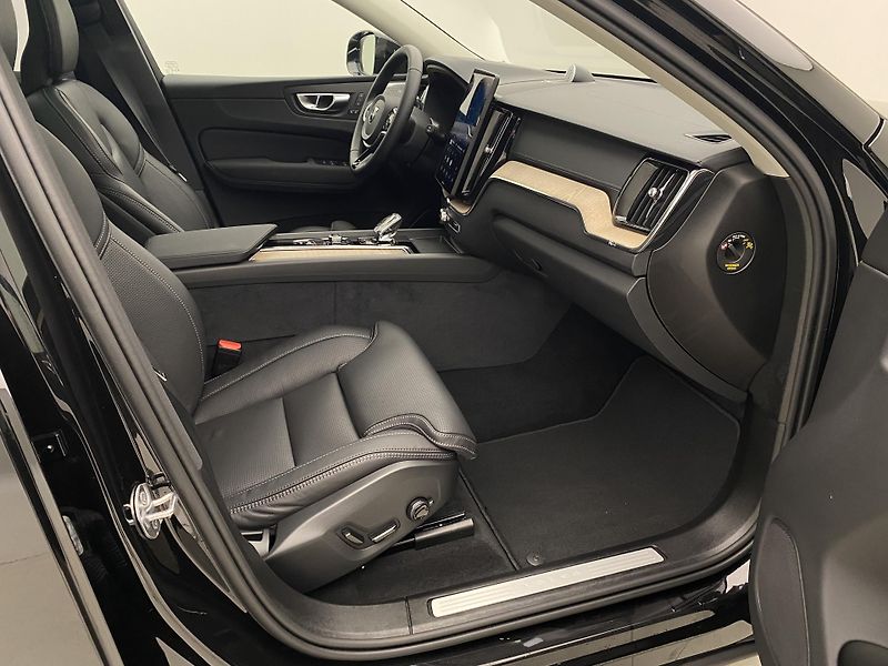 Volvo XC60 T6 AWD RECHARGE BRIGHT ULTRA  - fotka 24 z 67