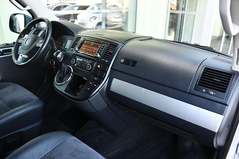 Volkswagen Multivan 2.0TDi ČR 7.MÍST TAŽNÉ M.TOP - fotka 18 z 38